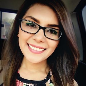 Meet your Posher, Mayra